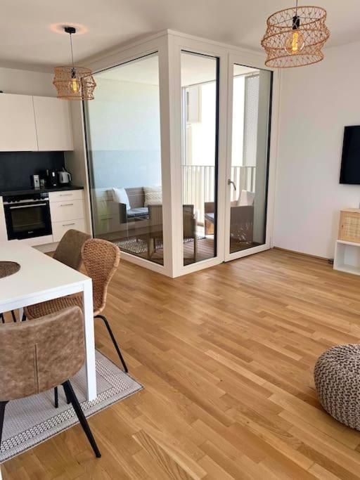 Donaublick Oasis: Stylische Wohnung Wien Exterior foto